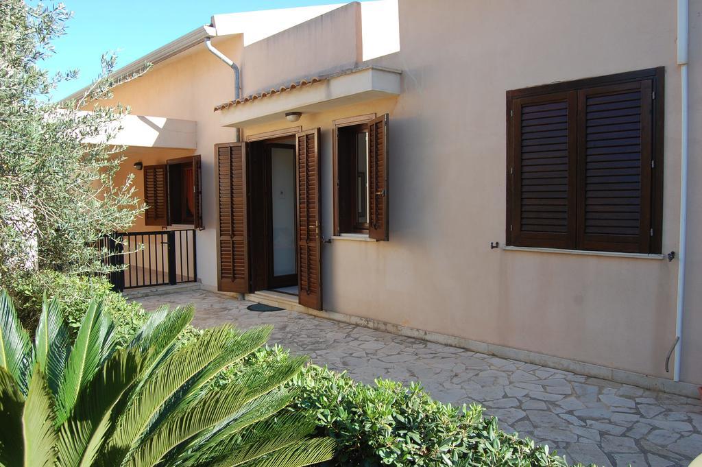 Hibiscus Rosso Villa Donnalucata  Exterior photo