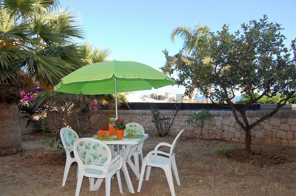 Hibiscus Rosso Villa Donnalucata  Exterior photo